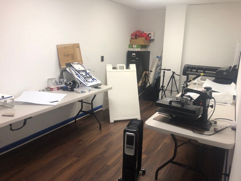More Photos Of 400 Chapel Rd, South Windsor Light Manufacturing For Sale