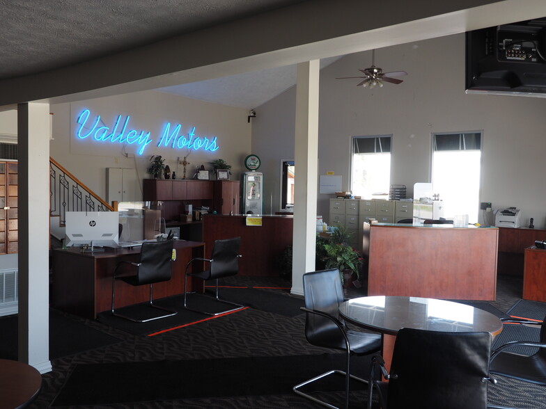 More Photos Of 9430 N Karen Dr, Mooresville Light Distribution For Lease