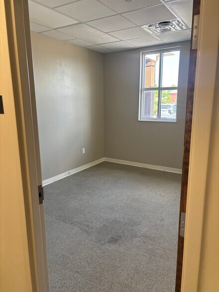 More Photos Of 6225 Greenlee St, Arlington Office For Sale