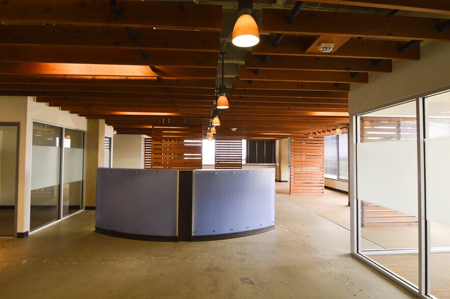 More Photos Of 425 Soledad St, San Antonio Loft Creative Space For Lease