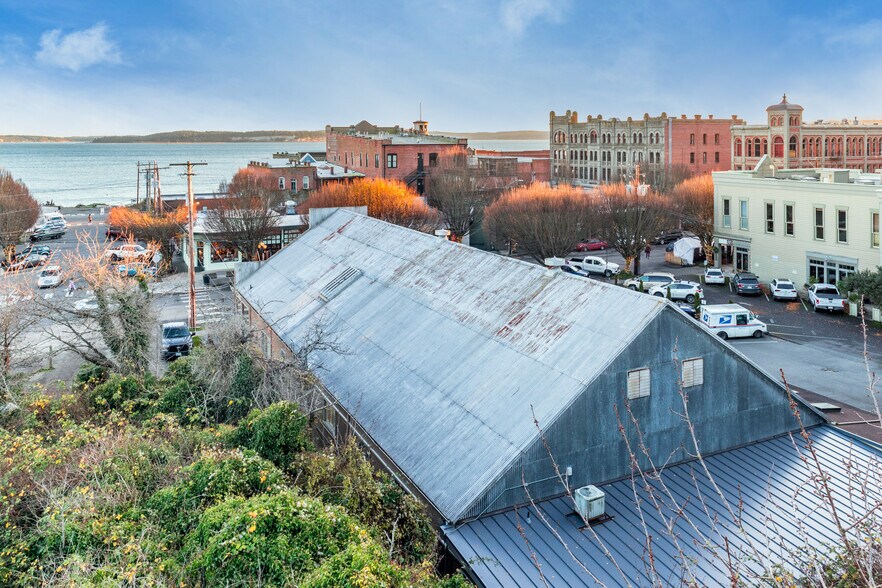 More Photos Of 802 Washington St, Port Townsend General Retail For Sale