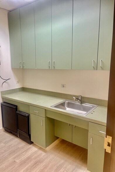 More Photos Of 4407 Bee Caves Rd, West Lake Hills Office For Lease