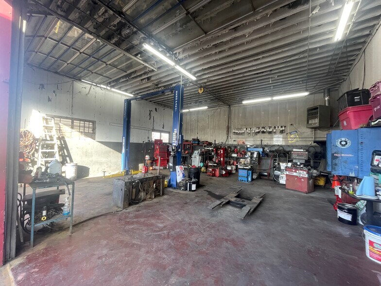More Photos Of 11339 E 11th St, Tulsa Auto Repair For Sale