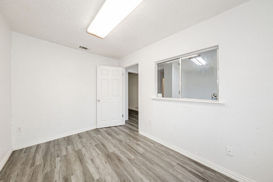 More Photos Of 2504 Holliday Rd, Wichita Falls Office For Sale