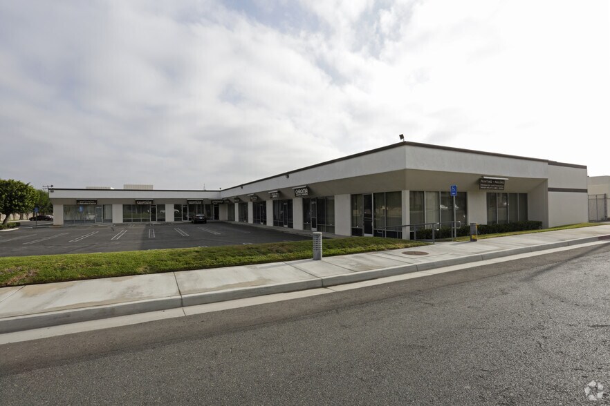 Primary Photo Of 8201 Orangethorpe Ave, Buena Park Warehouse For Lease