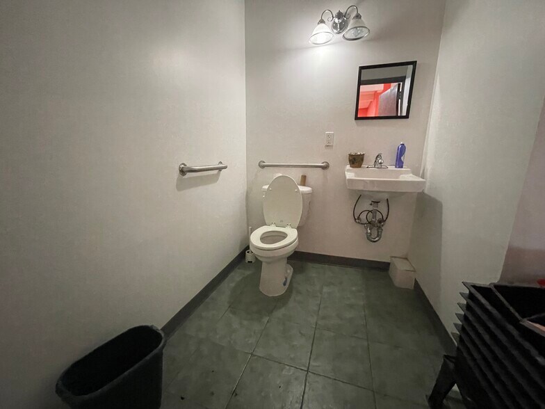 More Photos Of 4216 28th Ave, Astoria Office For Lease