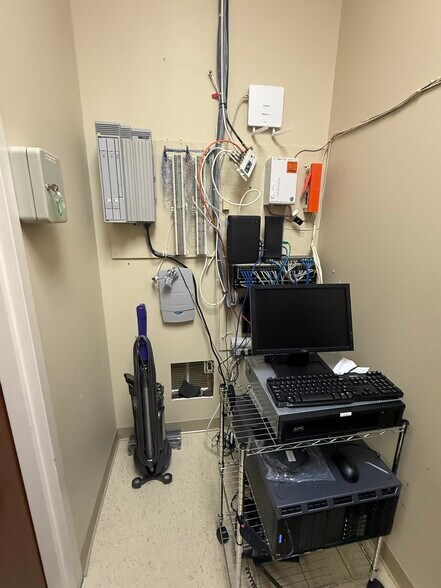 More Photos Of 8222 118th Ave, Largo Warehouse For Sale