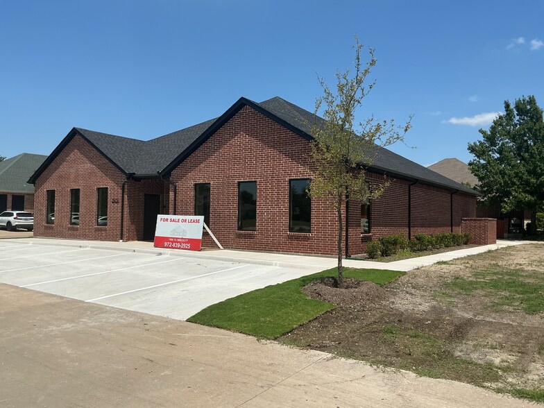 More Photos Of 2806 Prince George Ave, DeSoto Office For Sale