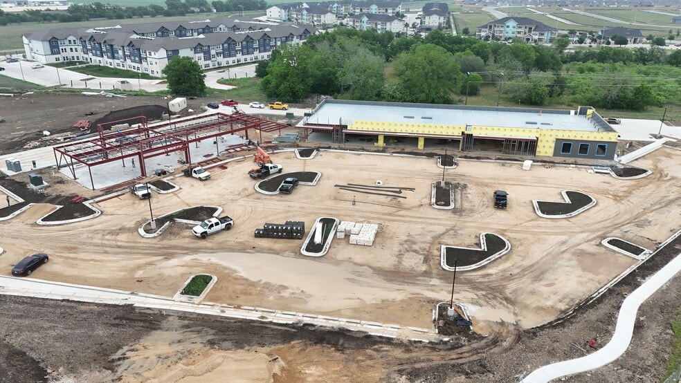 More Photos Of 2301 W San Antonio St, Lockhart Unknown For Lease