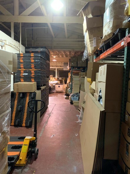 More Photos Of 130 Patterson St, Perth Amboy Light Distribution For Lease