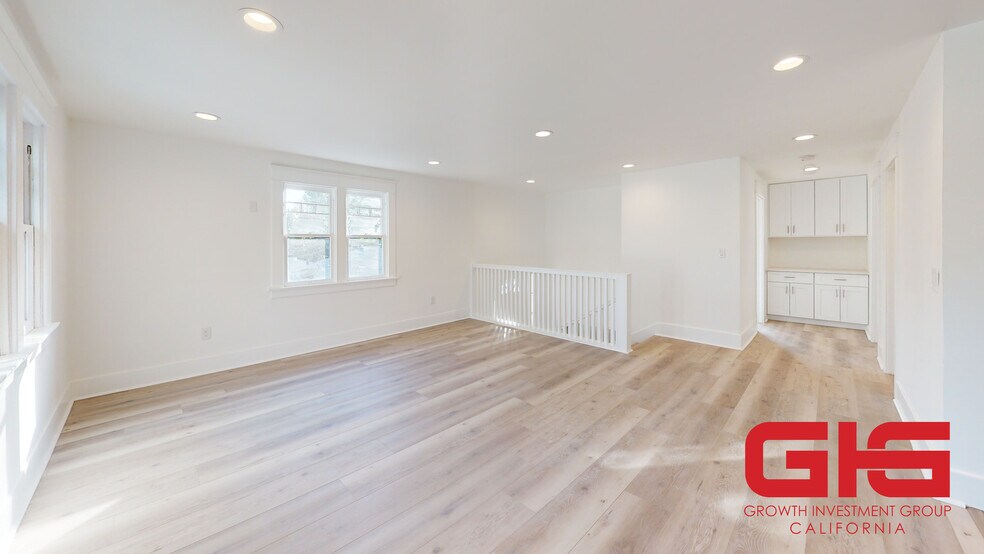 More Photos Of 536 N Madison Ave, Pasadena Apartments For Sale