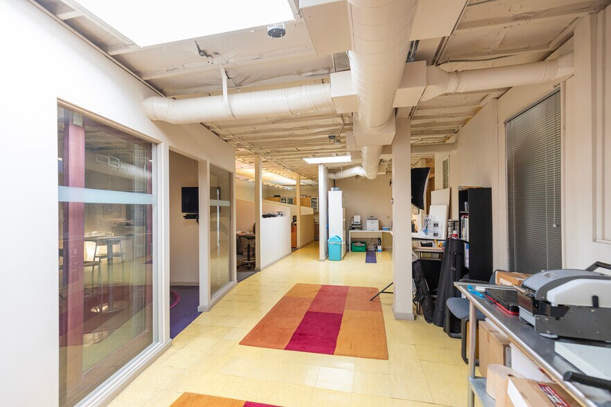 More Photos Of 1912 F St, Sacramento Office For Sale