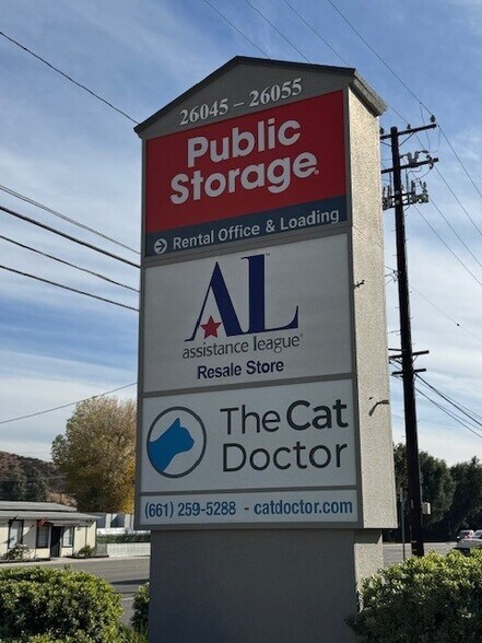 More Photos Of 26055 Bouquet Canyon Rd, Santa Clarita Veterinarian Kennel For Sale