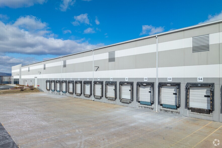 More Photos Of 1 S Shearer Dr, Carlisle Warehouse For Lease