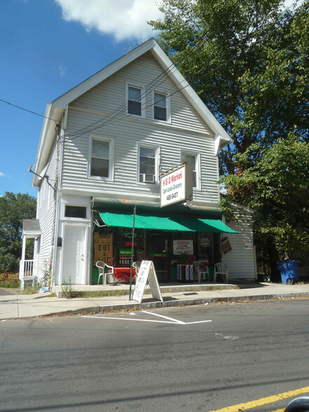 Primary Photo Of 686 Quinnipiac Ave, New Haven Storefront Retail Residential For Lease