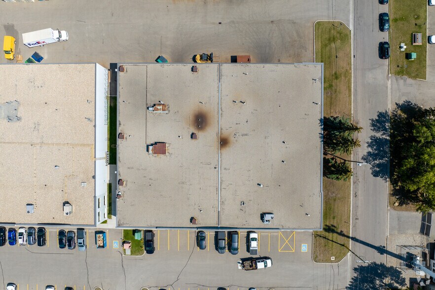 More Photos Of 4416 64th Ave SE, Calgary Warehouse For Lease
