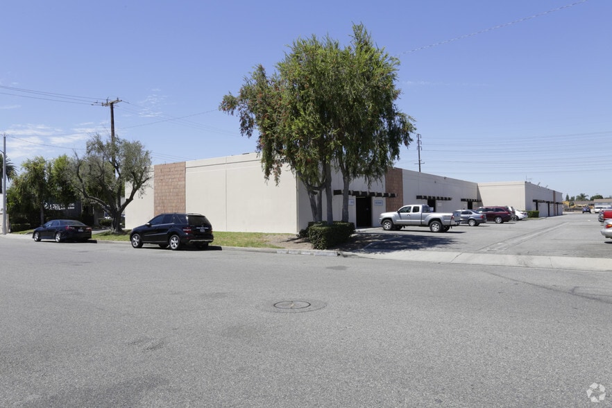 More Photos Of 15321-15323 Texaco Ave, Paramount Unknown For Lease