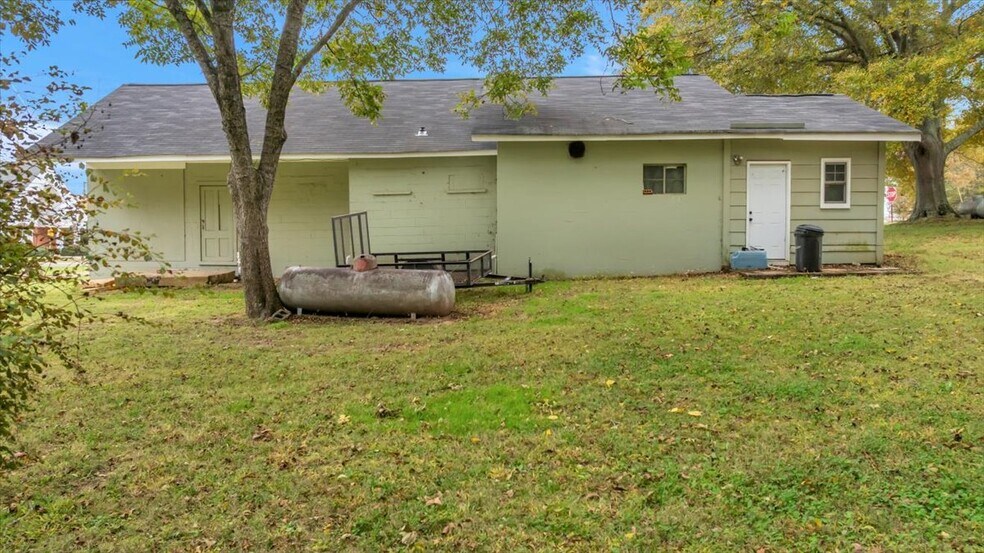 More Photos Of 1209 Ford Chapel Rd, Harvest General Retail For Sale