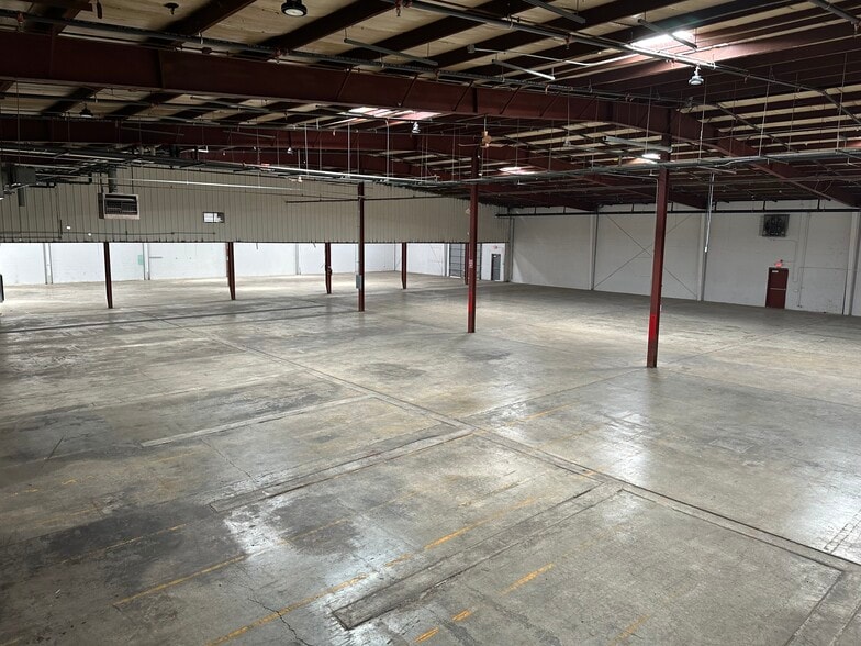 More Photos Of 3453 Aerial Way Dr SW, Roanoke Warehouse For Lease