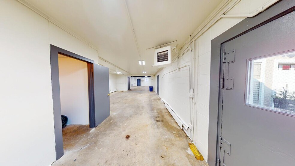 More Photos Of 50 E Palatine Rd, Palatine Storefront Retail Office For Lease