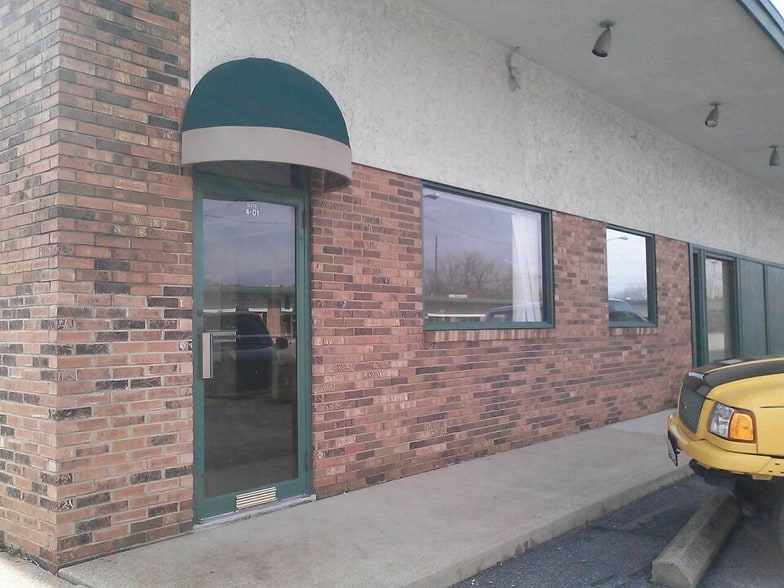 More Photos Of 6500 W Main St, Belleville Coworking Space