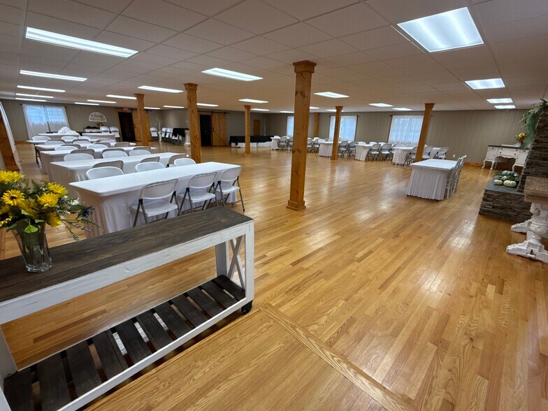 More Photos Of 102 Live Oak St, Tabor City Restaurant For Sale