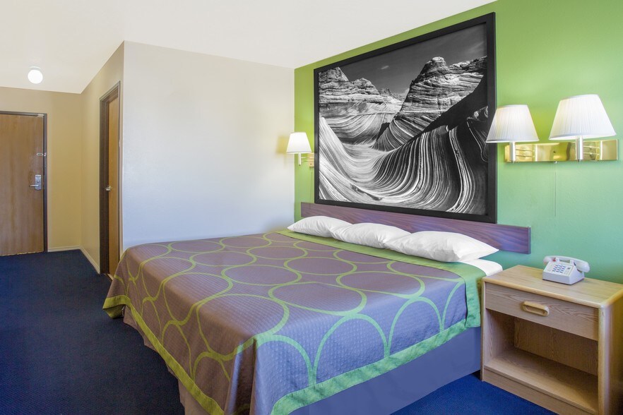 More Photos Of 1624 W Highway 40, Vernal Hotel For Sale