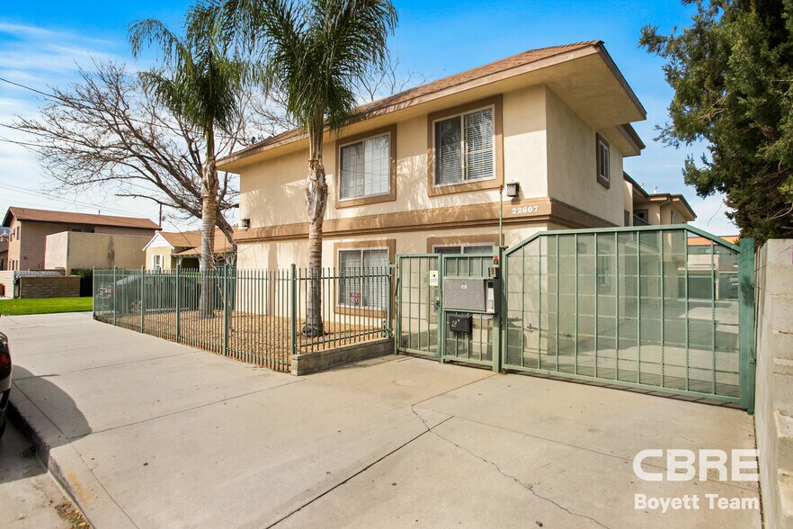 More Photos Of 22607 14th St, Newhall Apartments For Sale