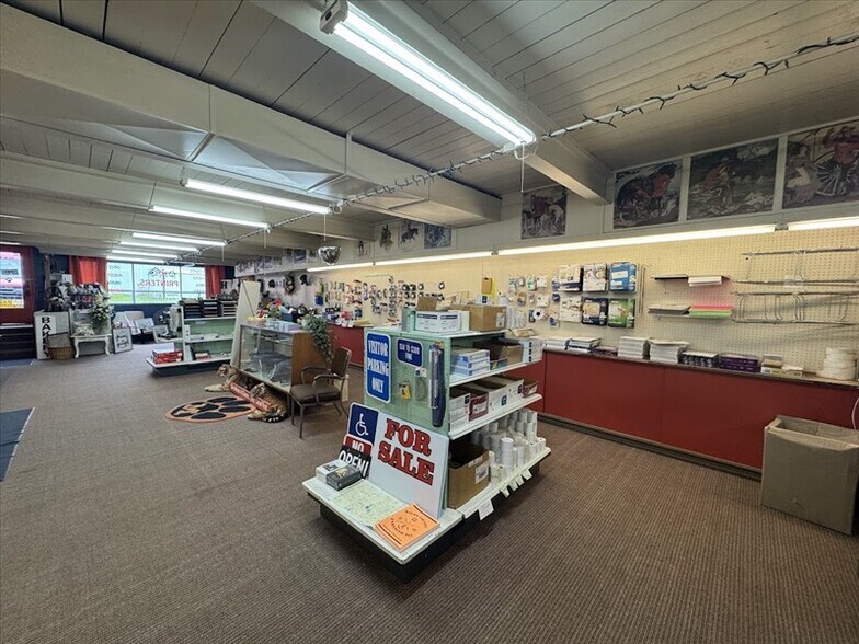 More Photos Of 51 S Rubey St, Macon General Retail For Sale