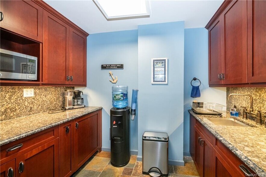 More Photos Of 412 City Island Ave, Bronx Warehouse For Sale