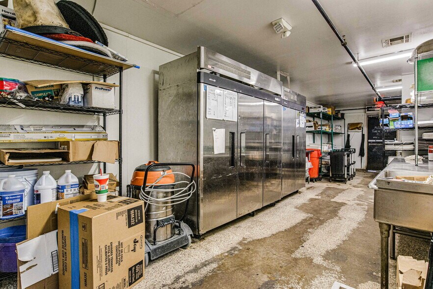 More Photos Of 131 New Warrington Rd, Pensacola Restaurant For Sale