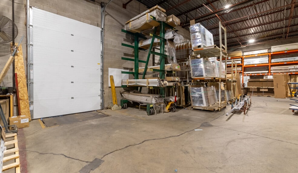 More Photos Of 888 Guelph St, Kitchener Manufacturing For Lease