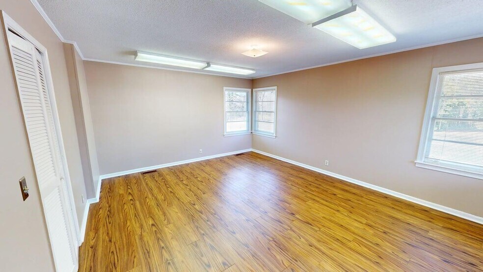 More Photos Of 941 Big A Rd, Toccoa Office For Sale