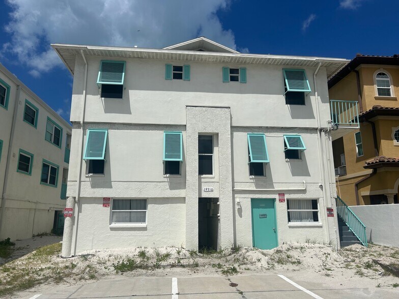More Photos Of 19310 Gulf Blvd, Indian Shores Apartments For Sale