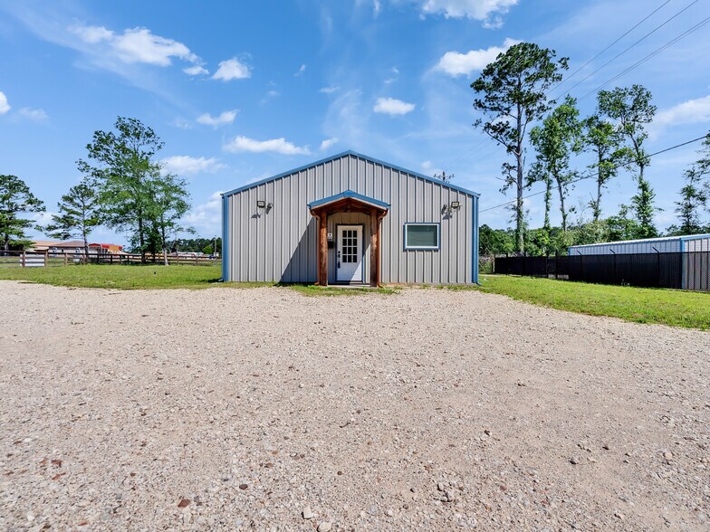 More Photos Of 11395 FM 2432 Rd, Willis Light Manufacturing For Sale