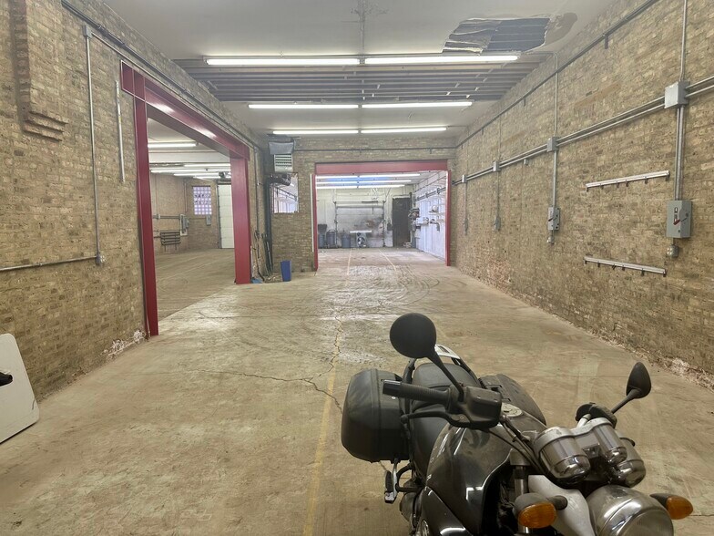 More Photos Of , Chicago Unknown For Sale