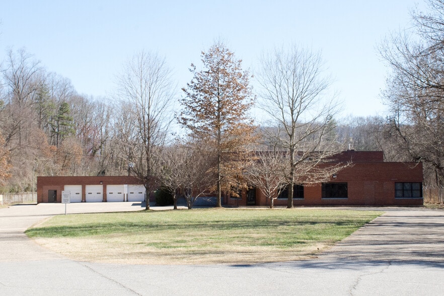 More Photos Of 105 Fairview Rd, Asheville Light Manufacturing For Lease