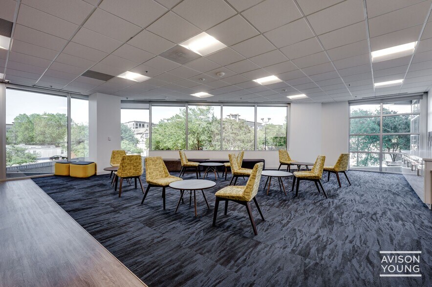 More Photos Of 3800 Maple Ave, Dallas Office For Lease