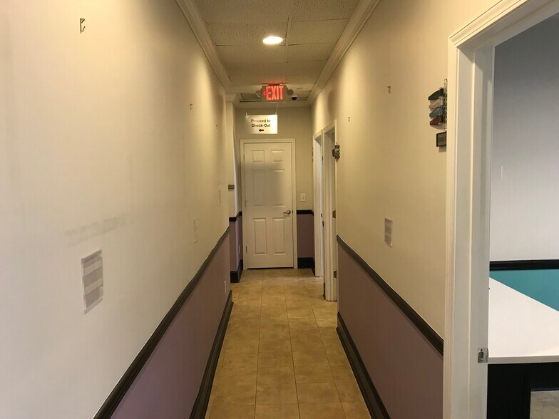 More Photos Of 7961 Hwy 92, Woodstock Medical For Lease