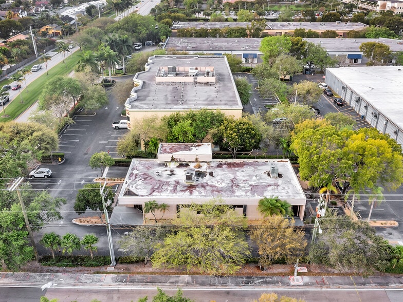 More Photos Of 4699 Nob Hill Rd, Sunrise Medical For Sale