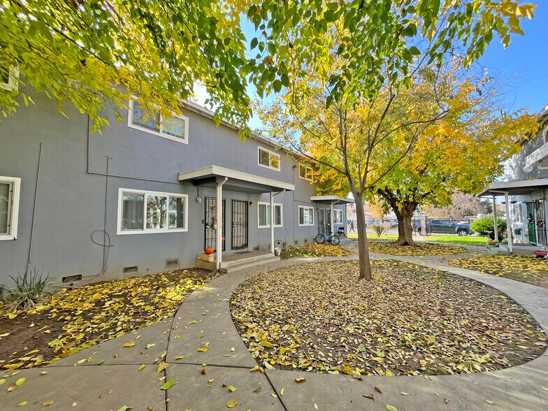 More Photos Of 6221-6225 39th St, Sacramento Apartments For Sale