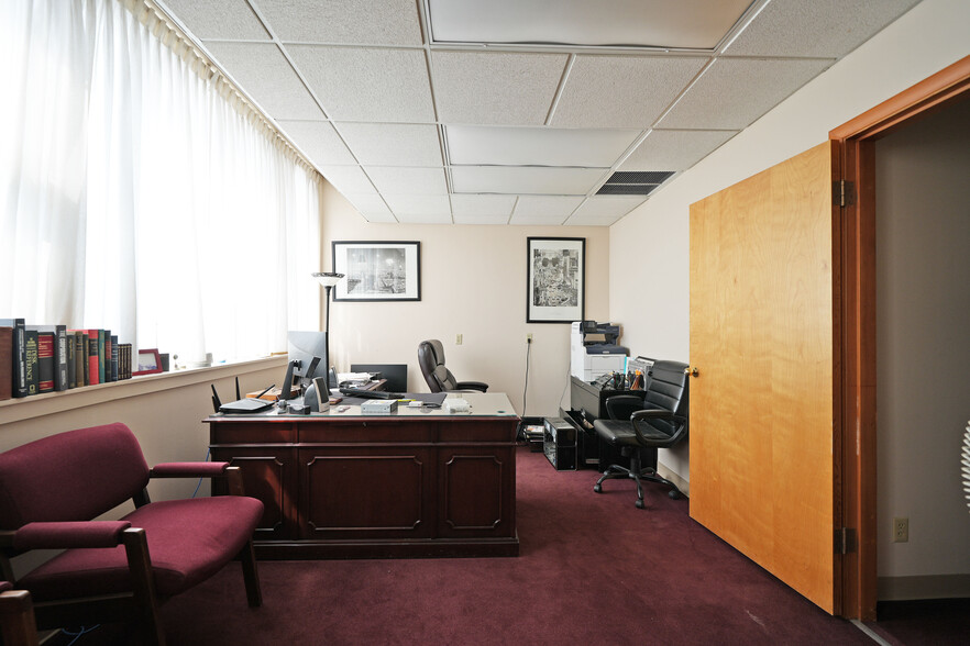 More Photos Of 31 N 1st Ave, Yakima General Retail For Sale