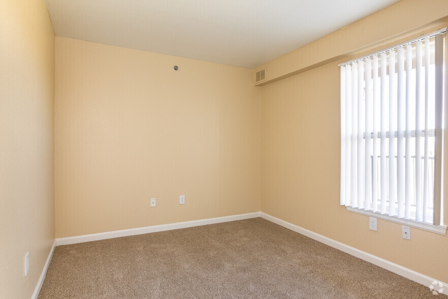 More Photos Of 10754 Belle Creek Blvd, Henderson Apartments For Lease