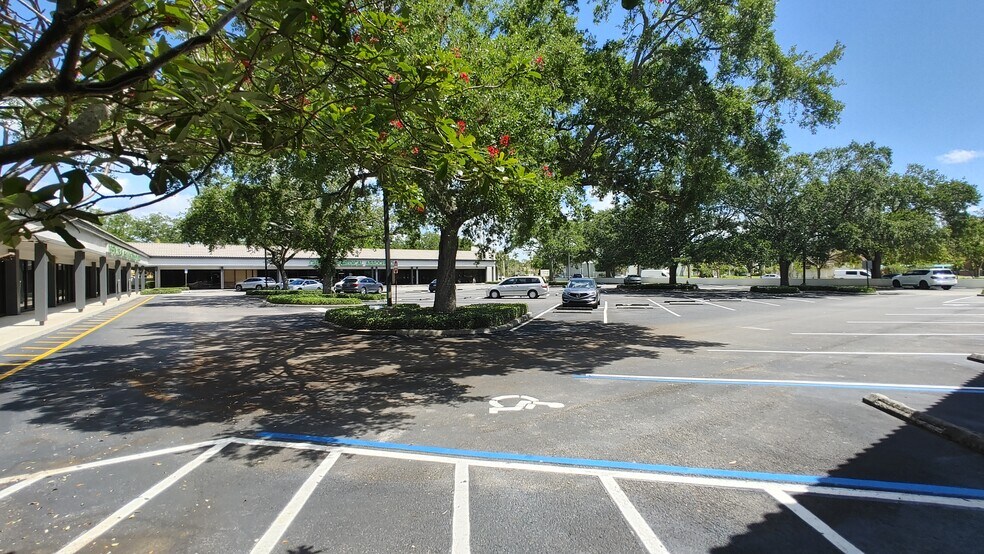 More Photos Of 7443-7495 N University Dr, Tamarac Medical For Lease