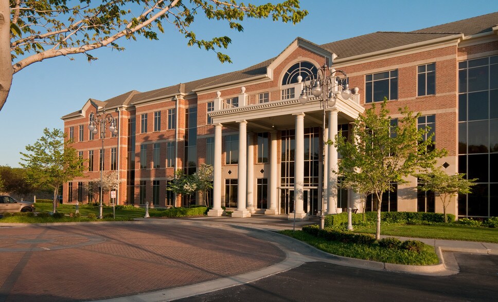 More Photos Of 4150 N Mulberry Dr, Kansas City Medical For Lease