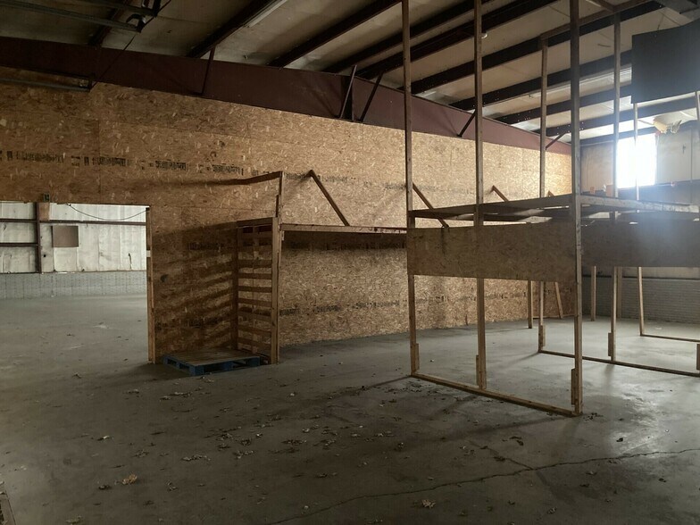 More Photos Of 678 Adams St, Abington Warehouse For Lease