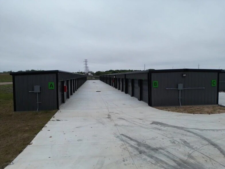 More Photos Of 2100 W Parkway St, Groves Self Storage For Sale