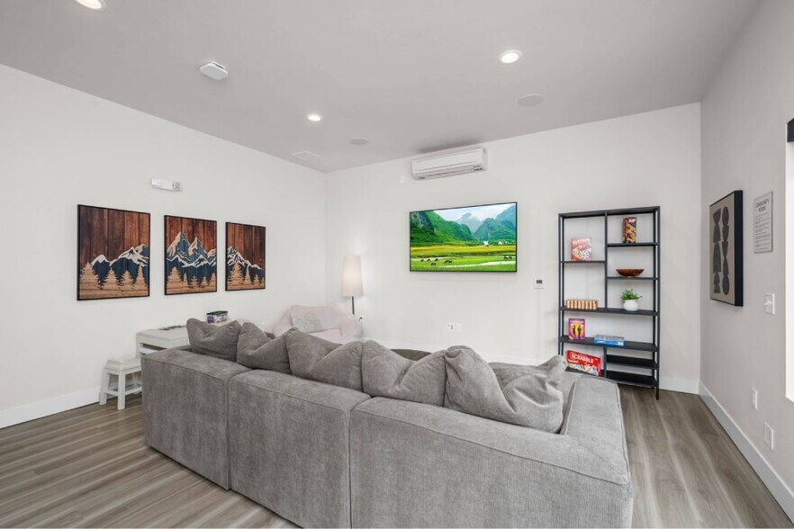 More Photos Of 200 E McCorquedale Rd, Burlington Apartments For Sale