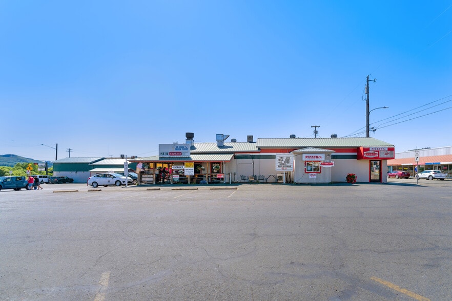 More Photos Of 29 W 1st St, Coquille Restaurant For Sale
