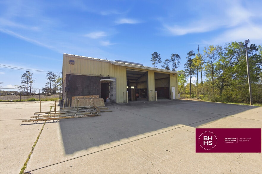 More Photos Of 3012 US-98, Mccomb Flex For Sale